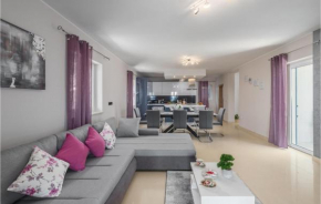 Beautiful Home In Viskovici